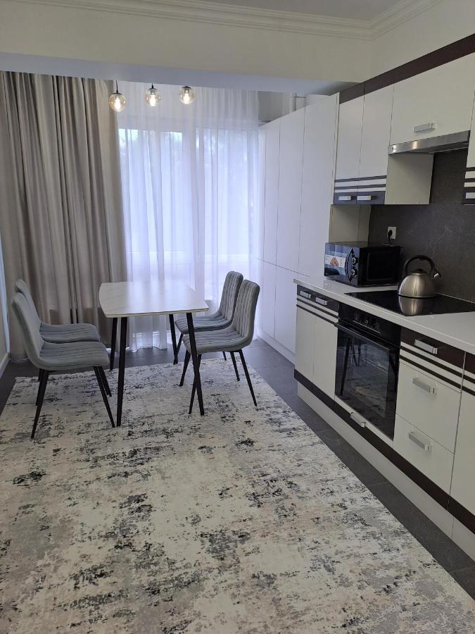 Airport 24&24 Car Parking Apartman Kisinyov Kültér fotó